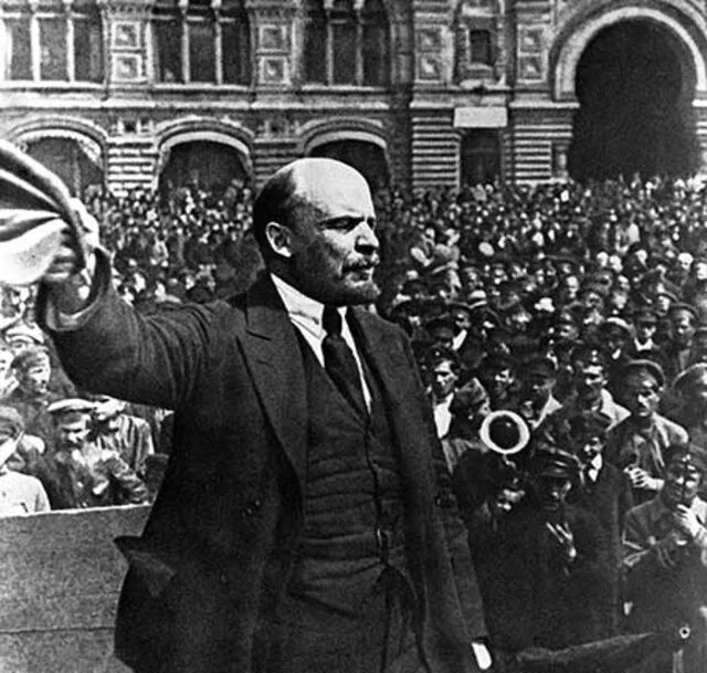 Первая речь ленина. Ленин выступает 1917. Ленин 1919. Делегаты 3 конгресса коминтерна 1921. Ленин фото 1918.