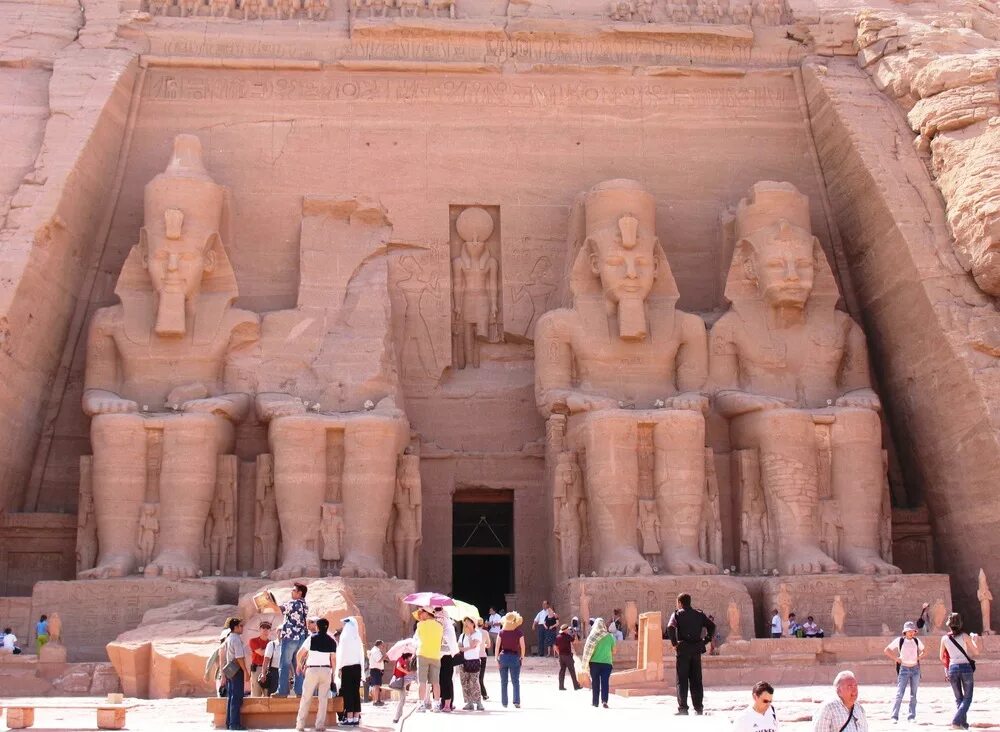 Древний египет абу симбел. Колоссы. Храм рамсеса 2. Храм рамсеса 2. Храм рамзеса в абу-симбеле.