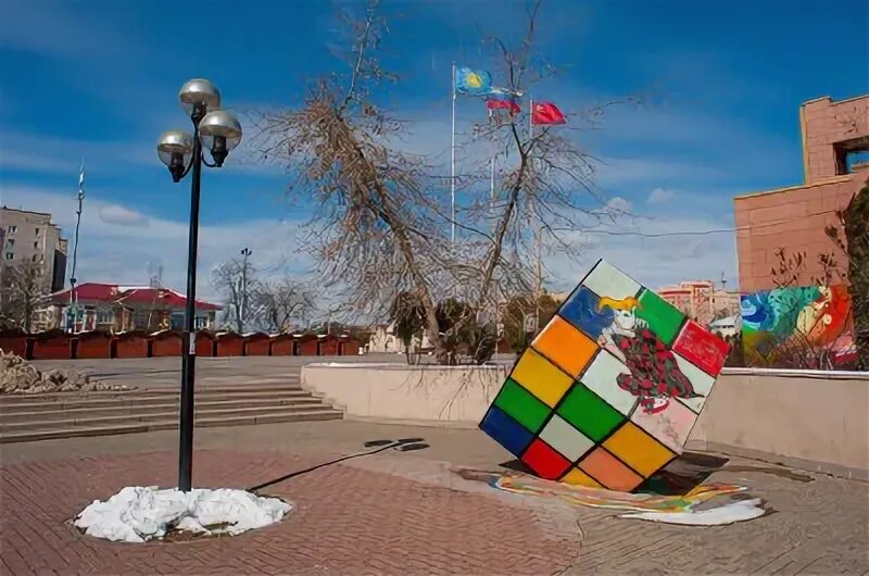 Молодежный центр истра. Истра центральная площадь. центральный городской парк истра.