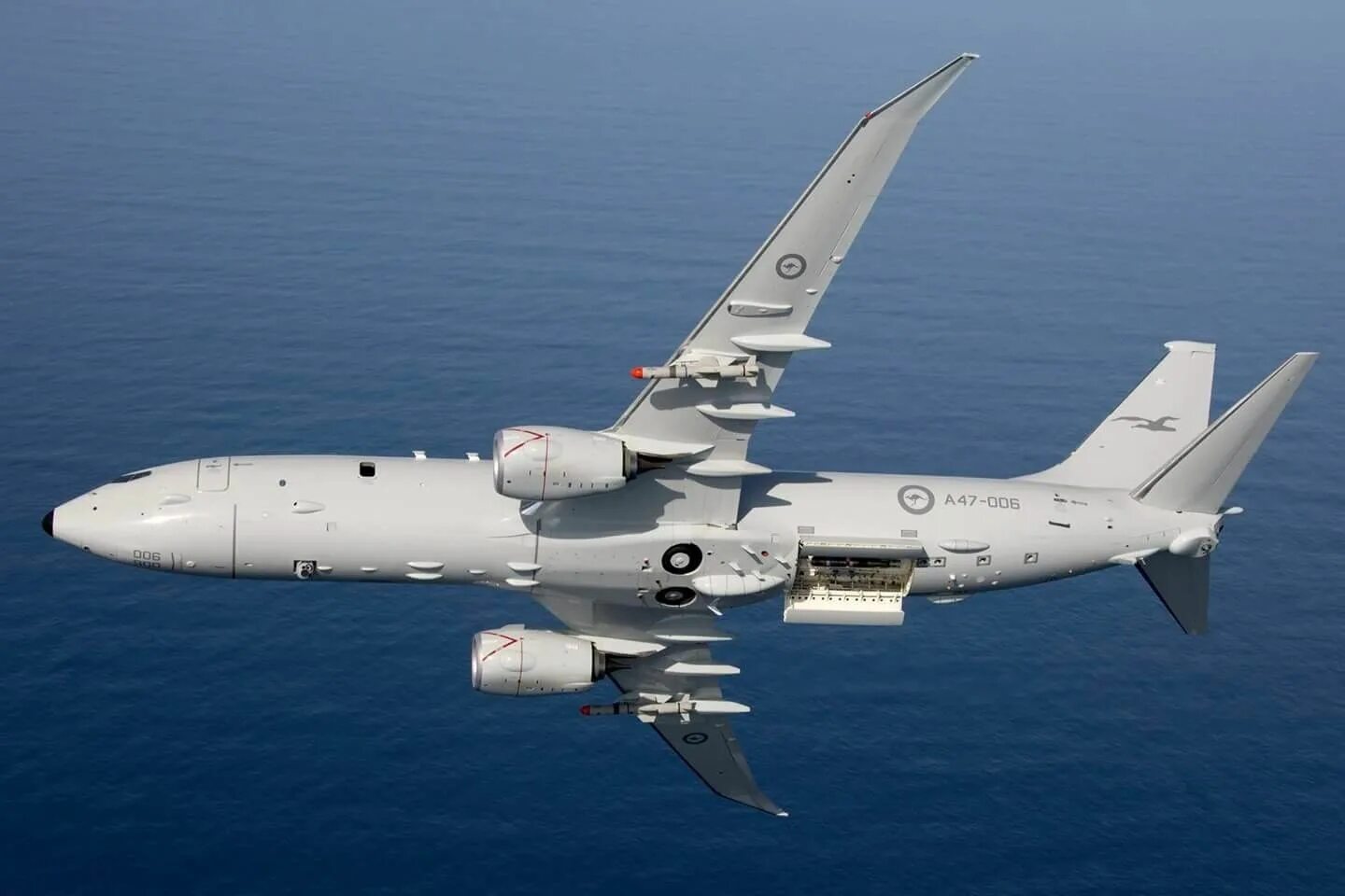 8а посейдон. Самолёт Посейдон p8. ВМС США P-8a Poseidon. Boeing p-8a Poseidon. Самолет разведчик p-8.