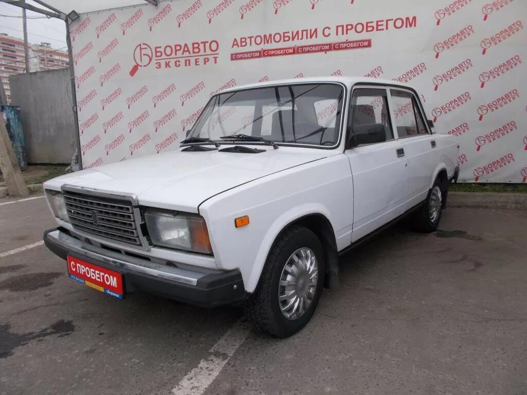 Автомобиль с пробегом орловская область. ВАЗ 2107 2004 белый. ВАЗ 2107 2004. ВАЗ 2107 2004 года Люкс.