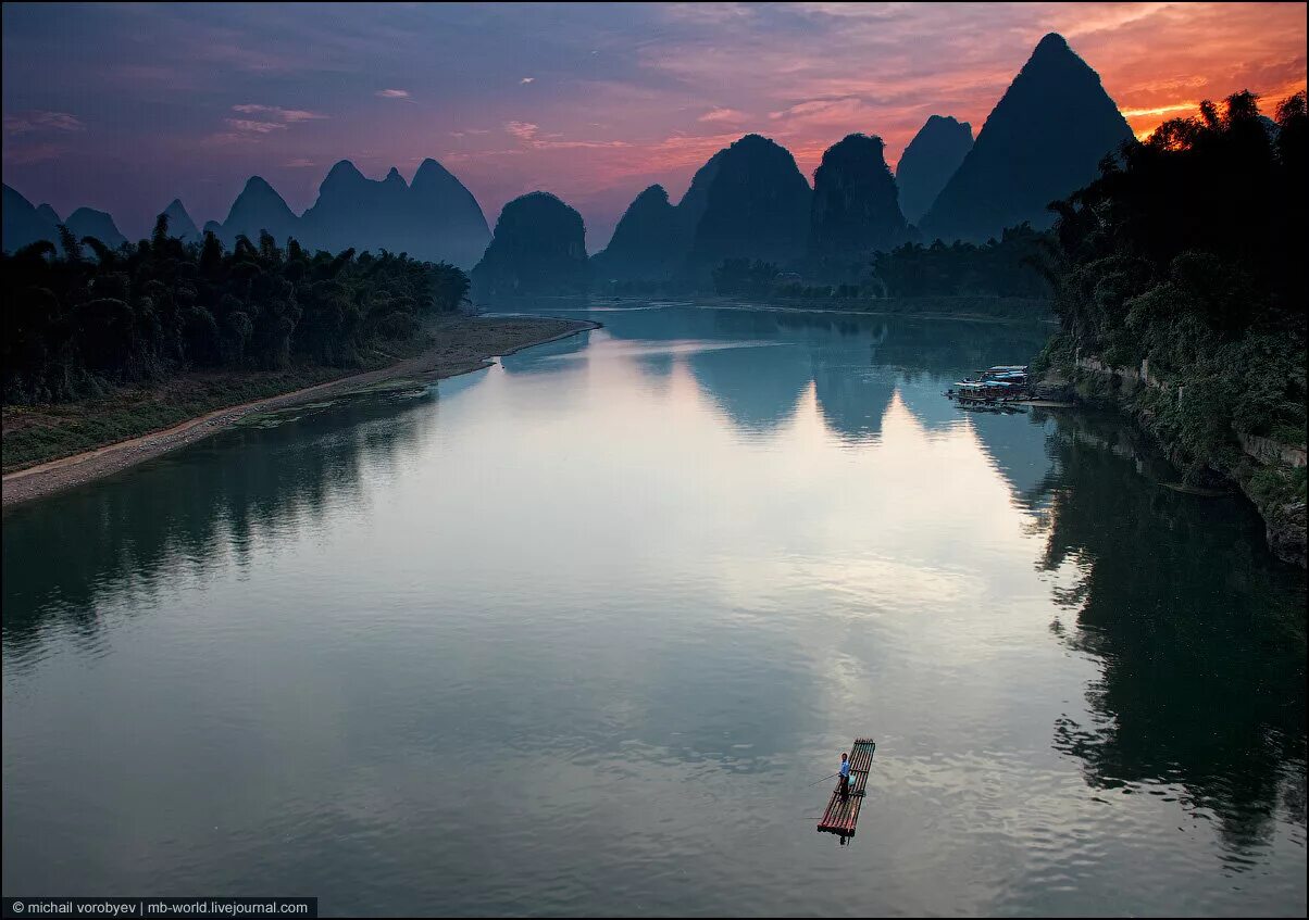 Река ли 17. Река Лицзян Китай. Гуйлинь Лицзян реки. Гуйлинь Китай река Лицзян. Река ли Лицзян Китай.