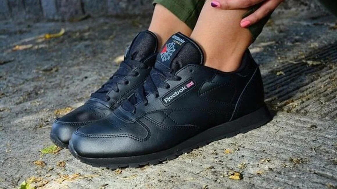 Кроссовки рибок авито. Reebok Classic Leather Black. Reebok Classic черные. Reebok Classic Leather черные. Reebok Classic Leather Black мужские.