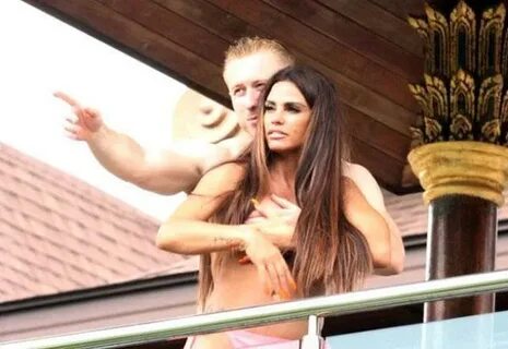 Soqolini olgan sik, soqollangan mushukni sikadi