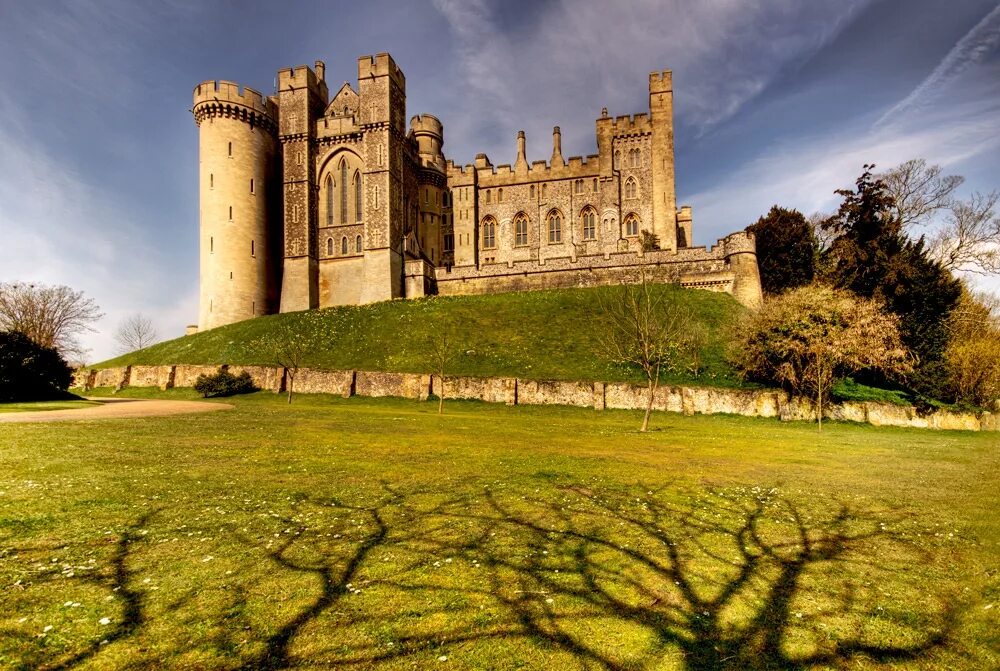 Бывший английский замок. Арундельский замок Англия. Королевство Суссекс. Виндзорский замок в Англии. Западный Сассекс Англия.