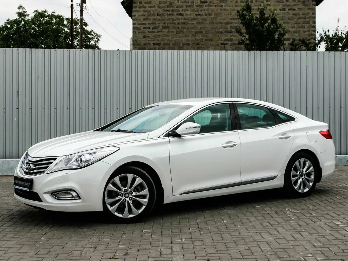 Купить хендай грандер. Hyundai Grandeur 2012 белый. Hyundai Grandeur 2014 белый. Hyundai Grandeur 2012 года. Хендай Грандер 2012.