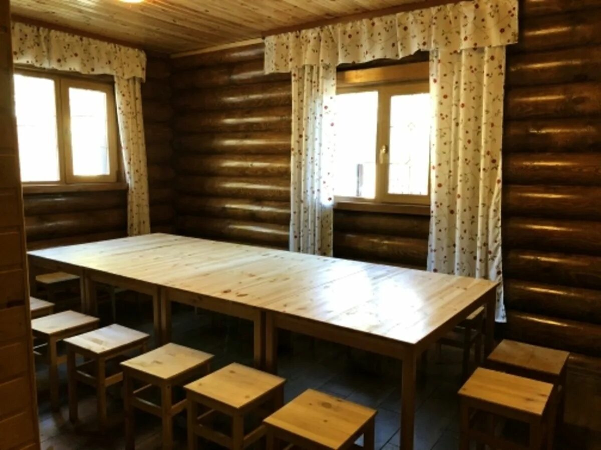 Клуб берлога братск. Берлога кировград. Берлога кировград. Берлога кировград гостиница. Гора ежовая кировград.