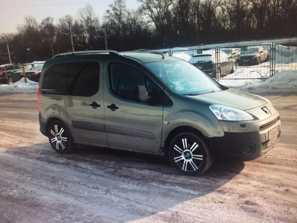 Peugeot partner tepee 2011. Диски на пежо партнер. Диски на пежо партнер типи 16. Peugeot partner r16. Диски на пежо партнер.