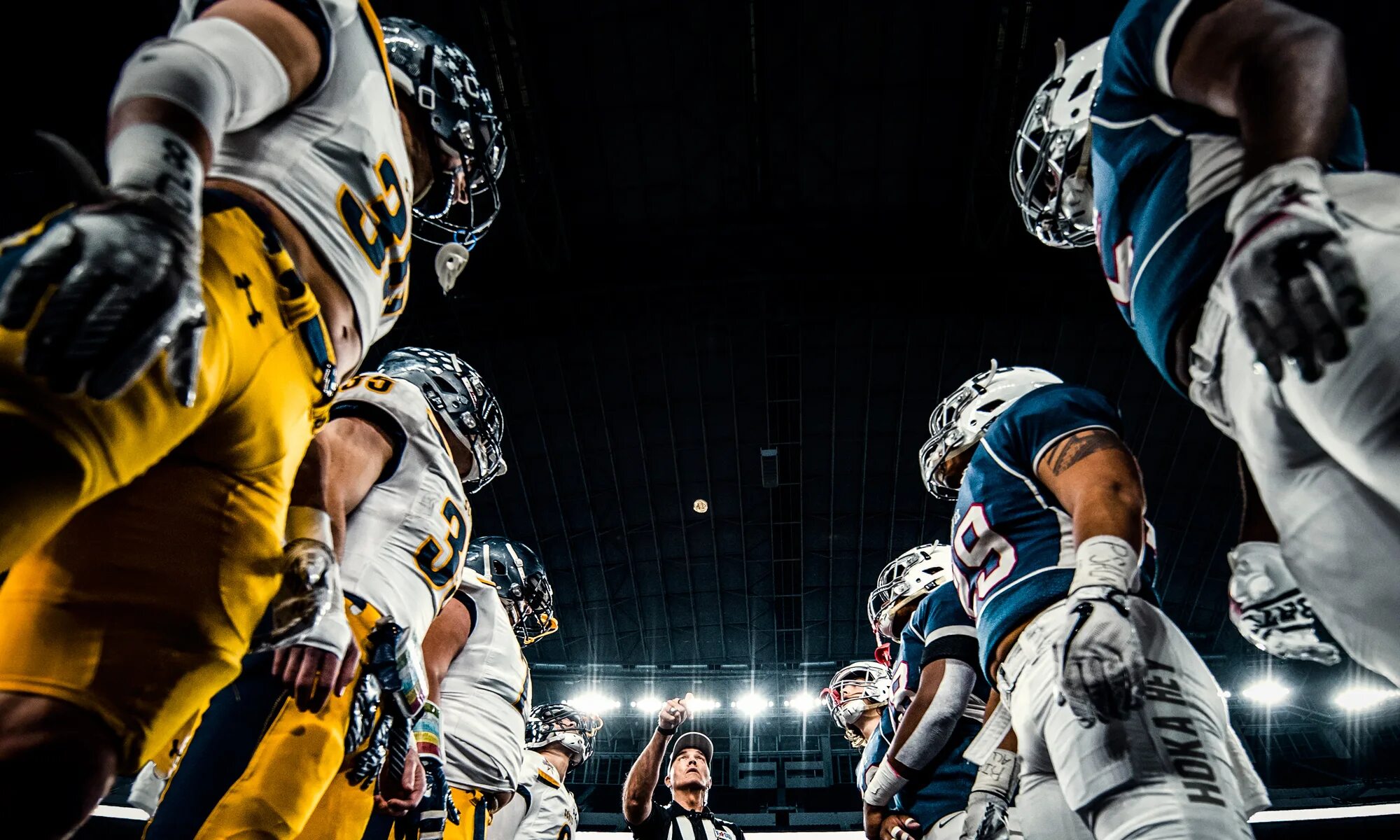 Live sports vs. High School Football. Фокс спорт. High School Football game. Night High game.