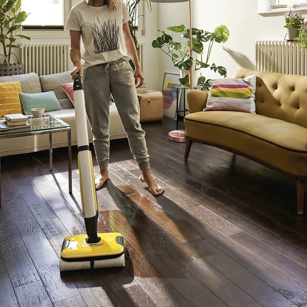 Karcher fc7 купить. Электрошвабра Karcher FC 7 Cordless. Электрошвабра Karcher FC 3 Cordless. Швабра Karcher fc7. Вертикальный пылесос Karcher Floor Cleaner FC 7 Cordless 1.055-730.0.