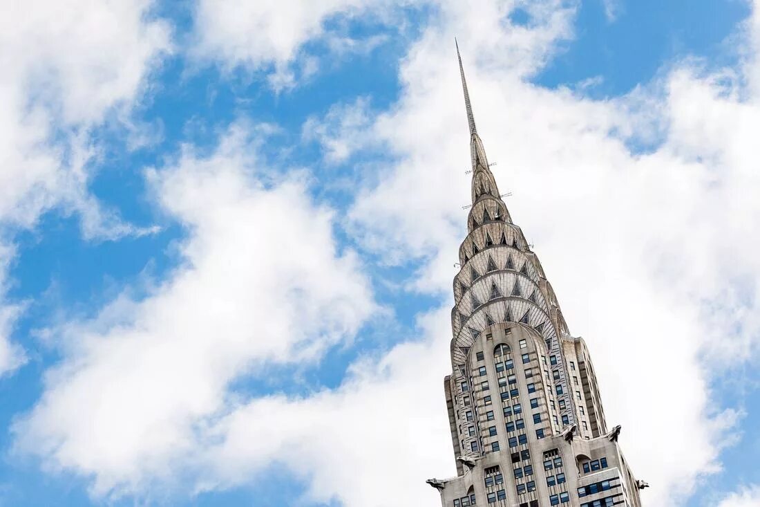 Крайслер билдинг архитектор. Крайслер билдинг нью-йорк арт деко. Здание крайслер билдинг нью-йорк сша. Небоскреб крайслер-билдинг в нью-йорке. Крайслер-билдинг, верхняя часть, нью-йорк.