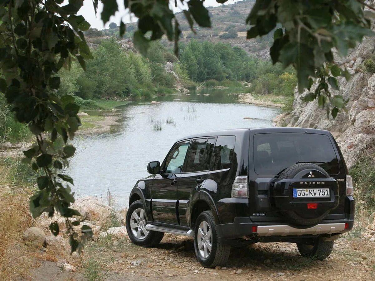 Мицубиси паджеро 3.8. Mitsubishi Pajero Mitsubishi Pajero. Митсубиси Паджеро 4. Мицубиси Паджеро 6. Mitsubishi Pajero 5.