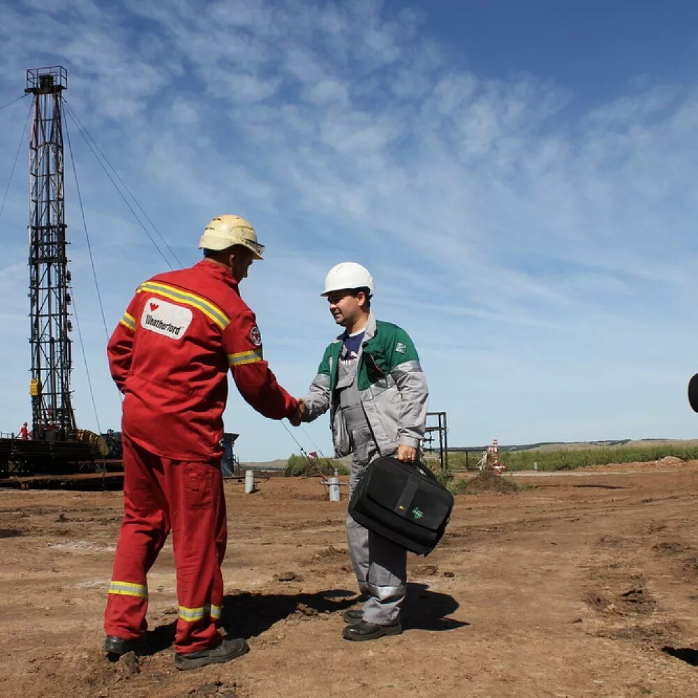 Буровой супервайзер. Супервайзер в бурении. Буровой супервайзер. Инженер на буровой. Супервайзинг в бурении.