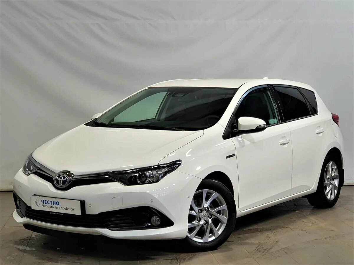 Toyota auris 2019. Тойота аурис 2018 фото. Тойота аурис 2018 года. Toyota auris 2018 универсал. Тойота аурис 2022.