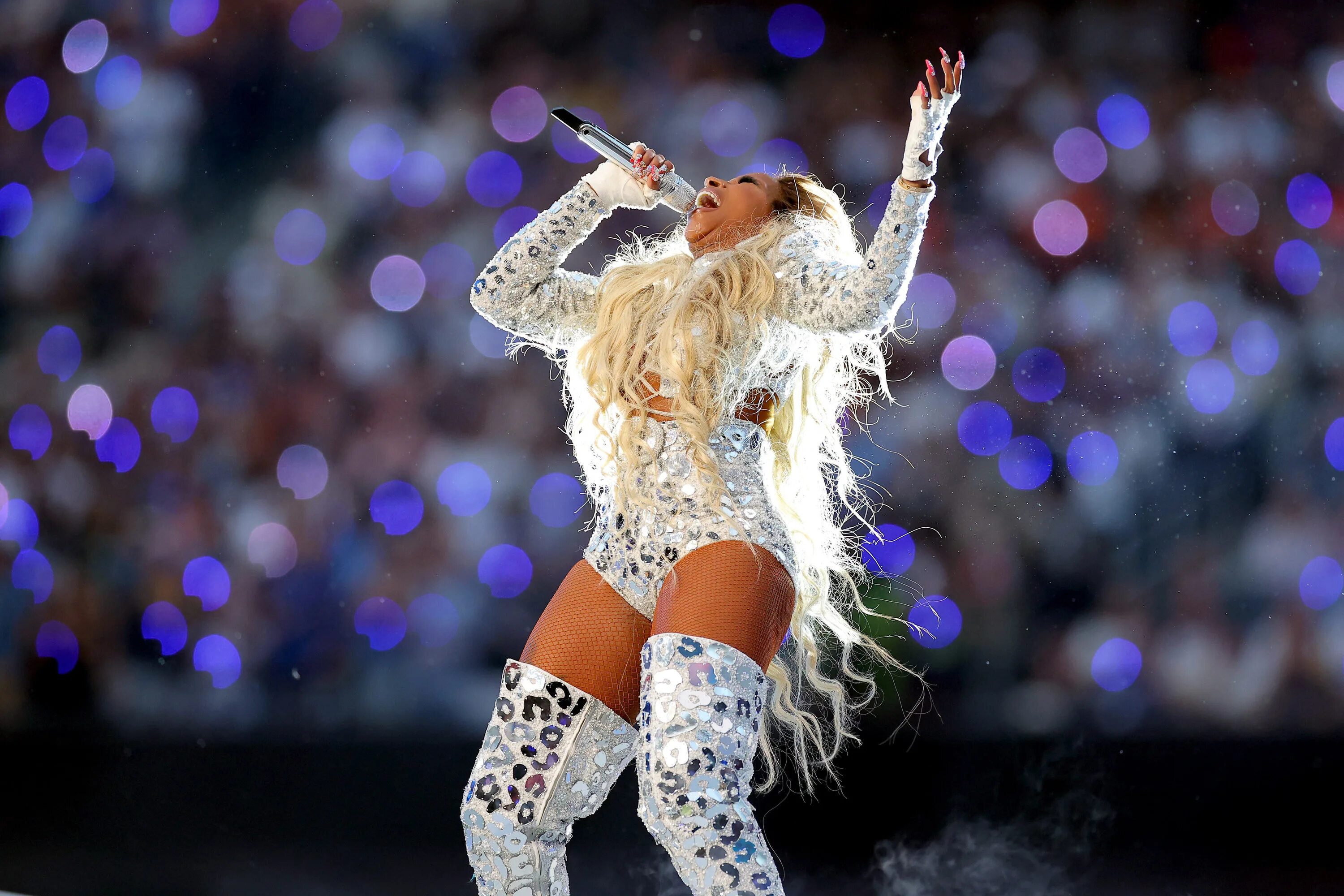 Super bowl halftime show 2022. Эминем сейчас 2022. Супербол 2022. Halftime show. Halftime show.