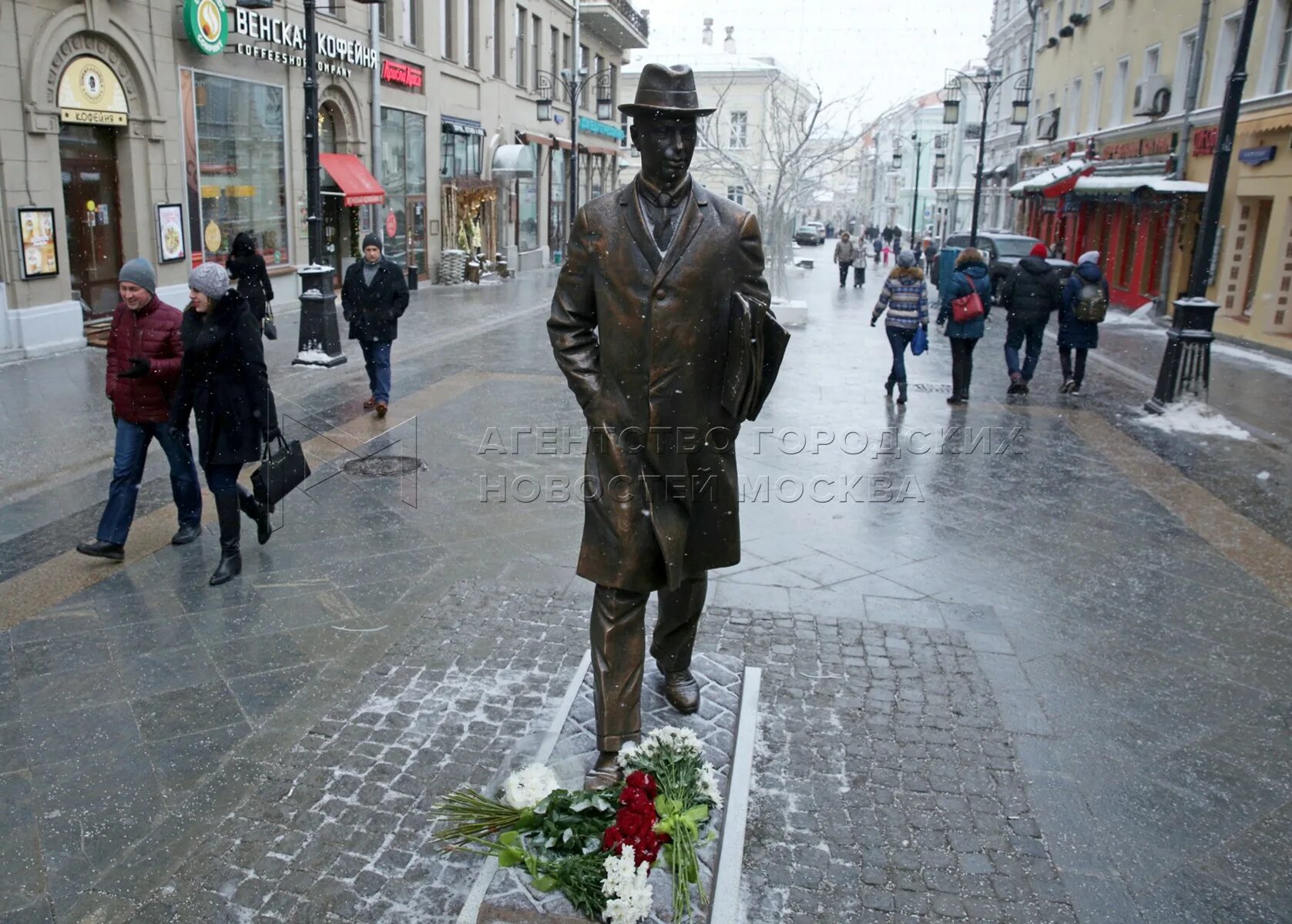 Прокофьев Камергерском переулке памятник. Памятник Сергею Прокофьеву в Камергерском переулке. Памятник Прокофьеву в Москве в Камергерском переулке. Памятник в Камергерском переулке композитору. Камергерский переулок масленица