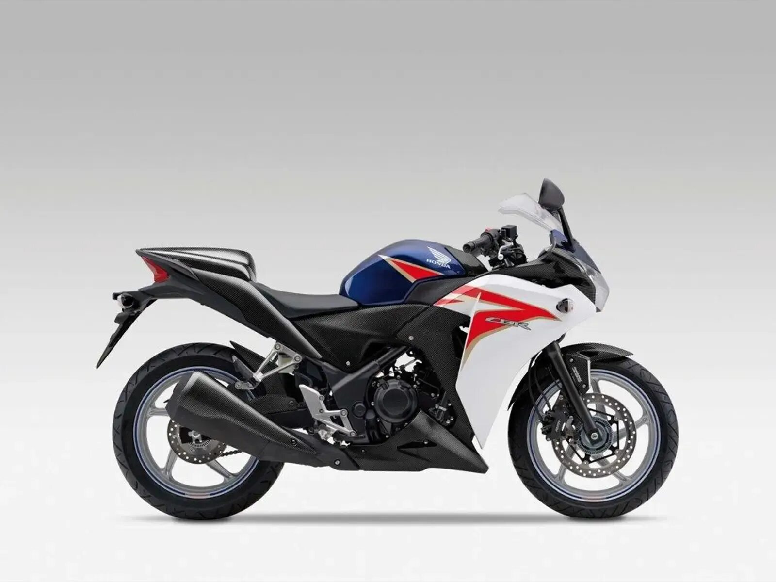 250 кубов мотоцикл скорость. Honda CBR 250. Honda CBR 250r. Honda CBR 250 2012. Honda CBR 250r 2015.