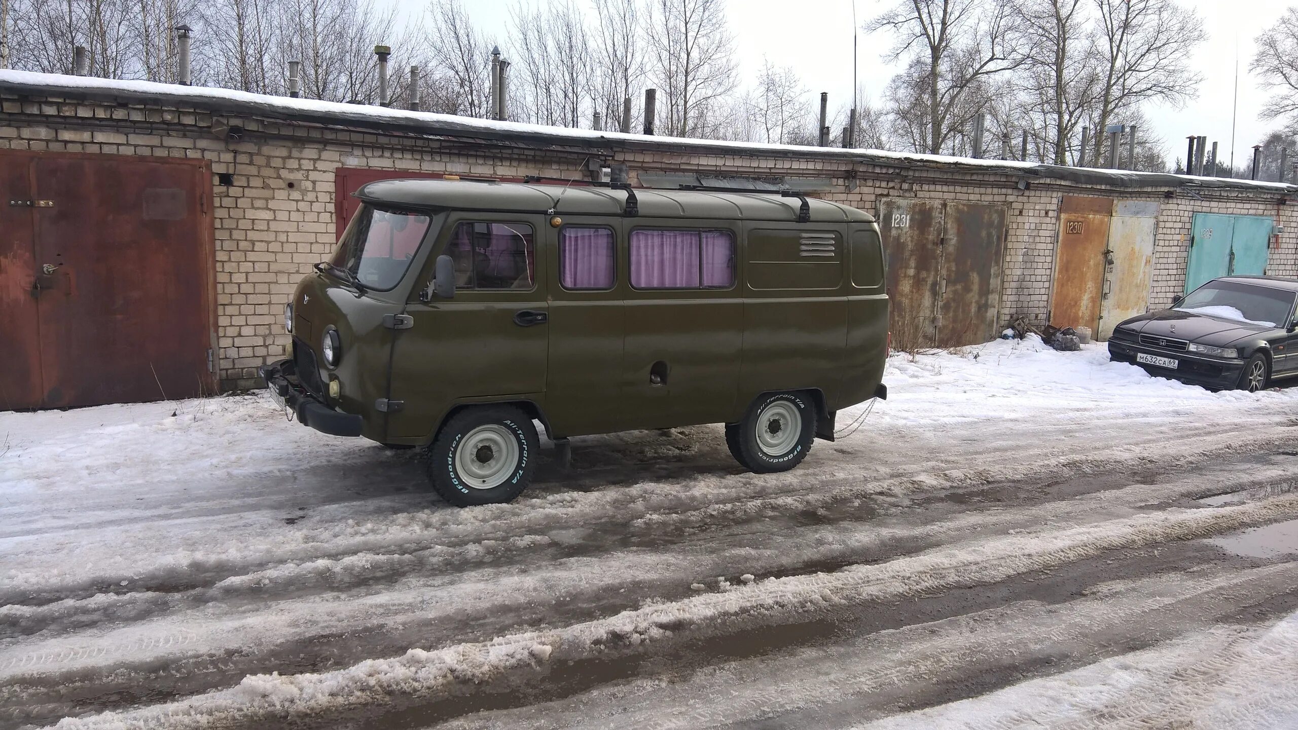 Буханка размер дисков. Литые диски на уаз буханка на 16. 225/75 r16 уаз буханка. Диски уаз буханка 452. Уаз буханка 3909 tuning.