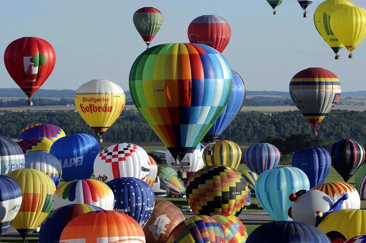 Для чего используют воздушные шары. Лотарингский Всемирный фестиваль воздушных шаров во Франции. Фестиваль воздушных шаров в Лотарингии. Lorraine Mondial Air Ballons во Франции 2013. Воздушные шары аэростаты.