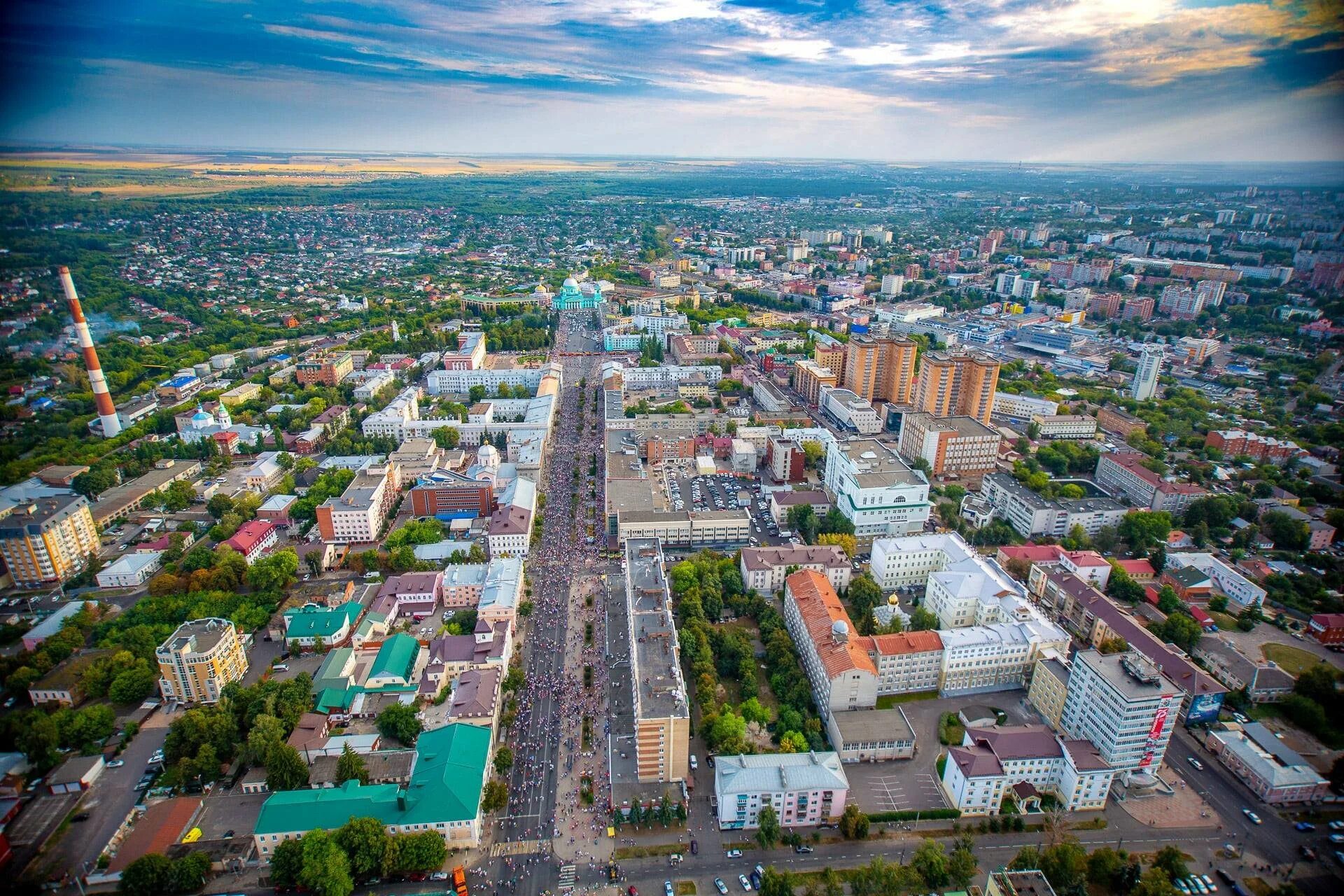 Курск обр. Ночной курск 2021. Курск обр. Кгму курск главный корпус. Сквер болгаро советской дружбы тюмень.