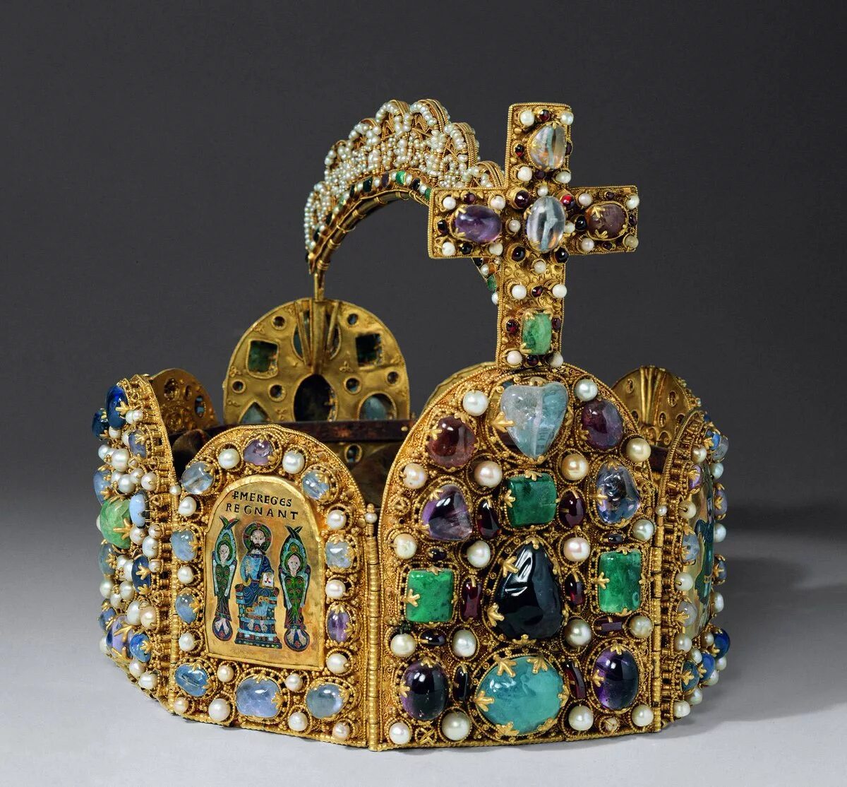 сокровища императора 12. фарфор ваза китайская династии цин 1736-1795. дороманская эпоха. сокровища императора 12. сокровища императора скандал.