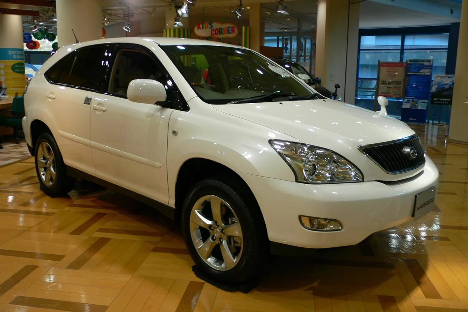 Тойота харриер 2005 белый. Toyota harrier 1997. Машина тойота харриер 2011. Toyota harrier 4 поколение. Lexus rx300 harrier.