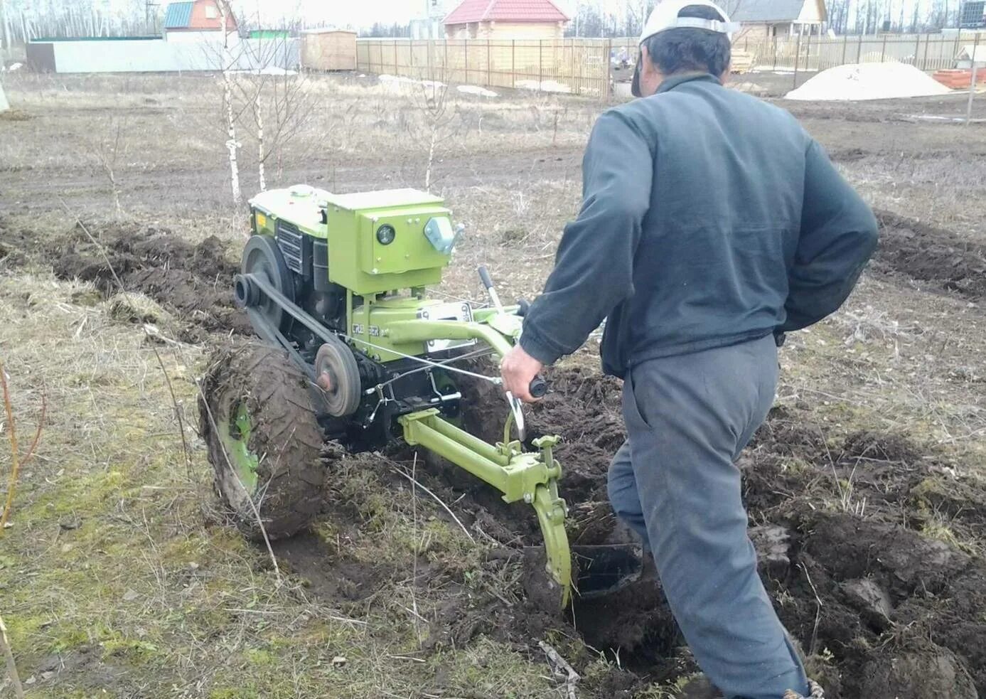 Вспашка фрезами мотоблоком