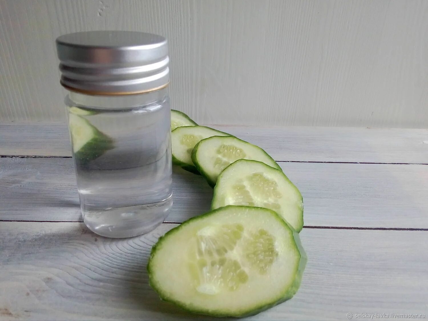 Огуречный экстракт. Экстракт огурцов. Огуречно лимонный сок. Витамины с экстрактом огурца против выпадения волос. Экстракт огурцов.