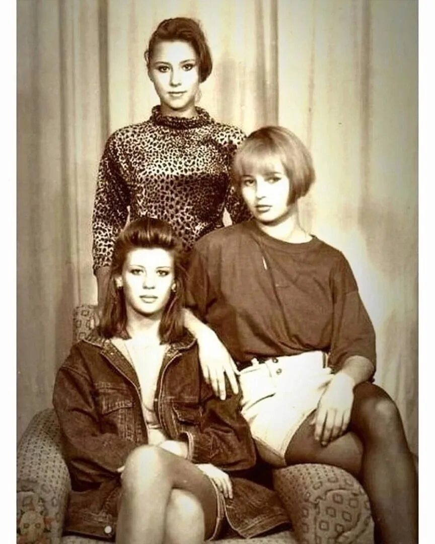 Жены 80х. Мода 90-х. Мода 90 годов. Мода 90-х годов женщины СССР. Мода 80-х годов.