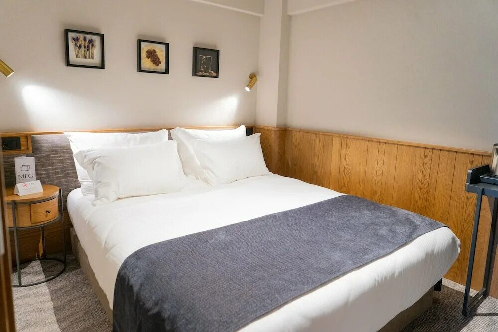 Mega hotel. отель meg стамбул. отель мириси. Mega villa. Meg hotel.