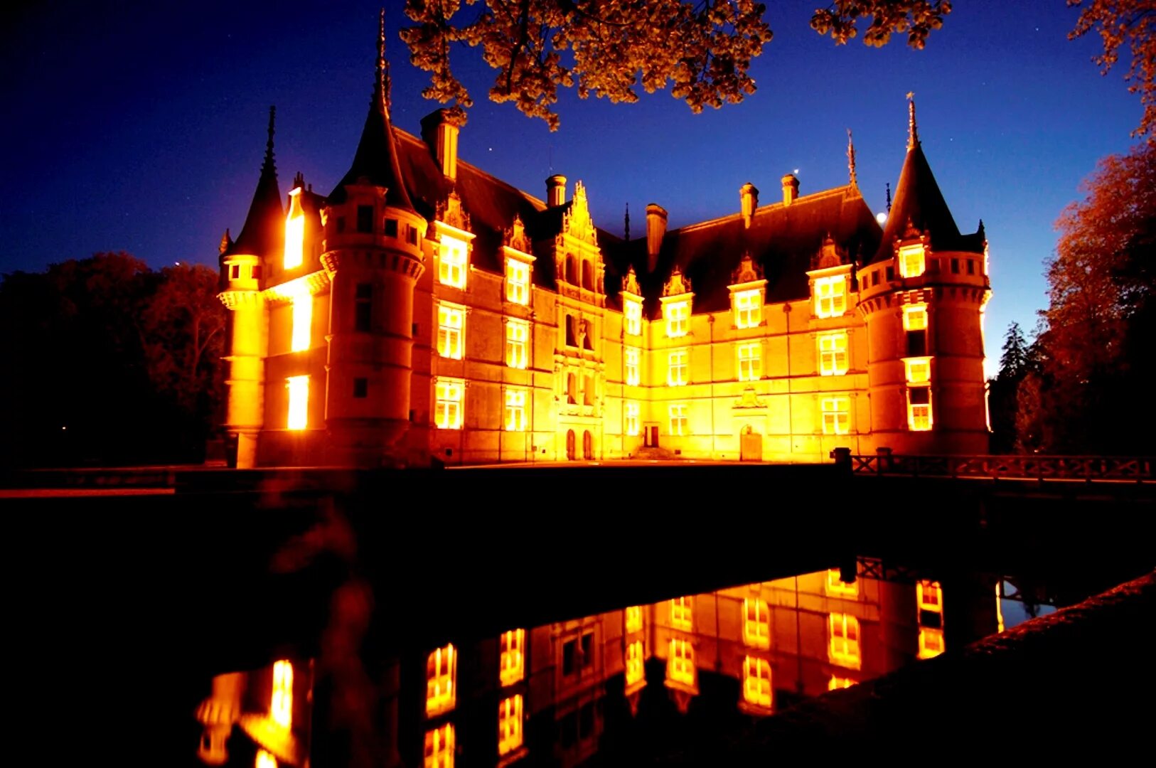 Замки Луары. Замок АЗЕ-лё-Ридо.. Замок АЗЕ-Ле-Ридо Франция. Замок азё лё Ридо. Château d’Azay-le-Rideau_АЗЕ-лё-Ридо.