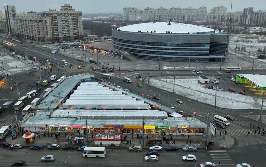 Проспект большевиков спб. Рынок на проспекте Большевиков. Проспект Большевиков 2000 год. Проспект Большевиков район СПБ.