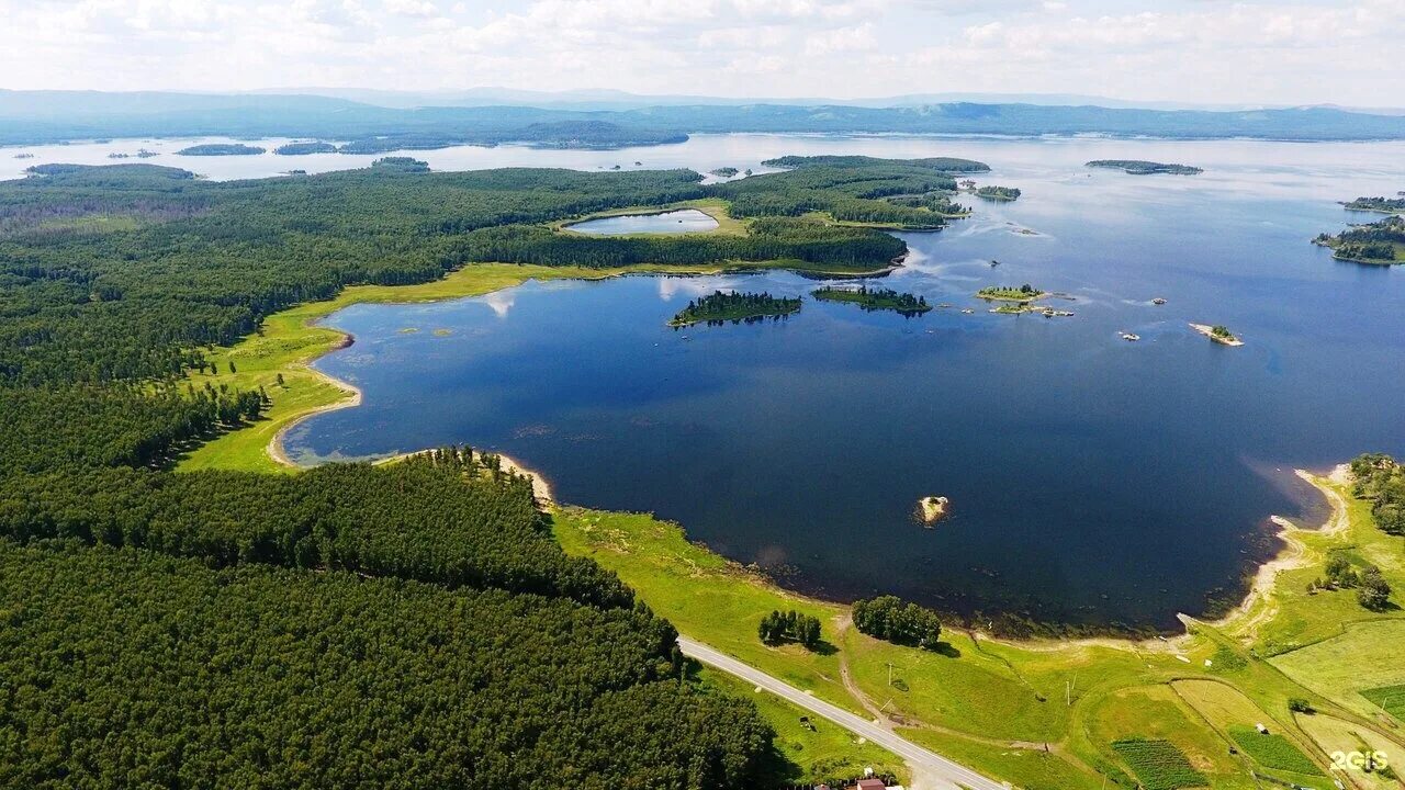 Остров на челябинских озерах. Аргази озеро Челябинск. Озеро Увильды острова. Озеро Аргази вид сверху. Озеро Увильды сверху.