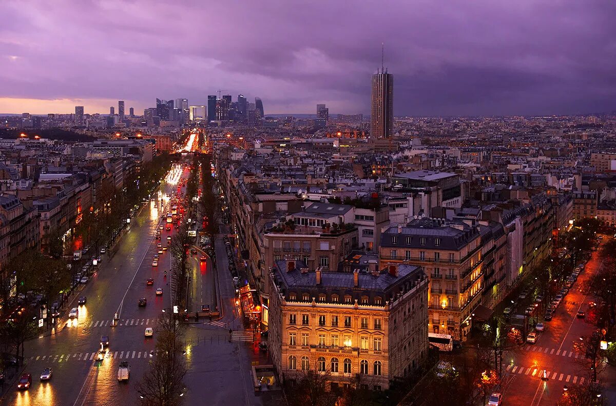 Столица дождей город. Вечерний город. Вечер в Париже. Вечерний Париж. Ночной Париж.