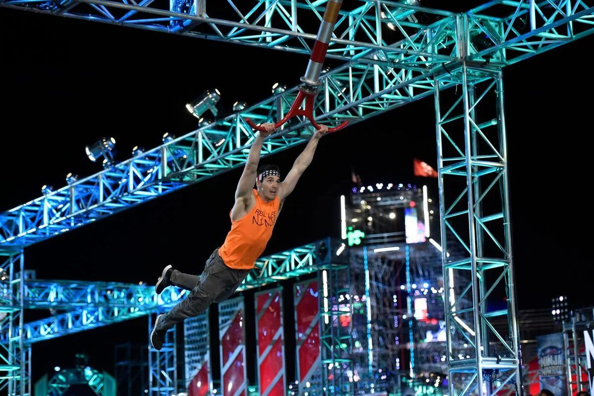 Шоу русский ниндзя. Шоу американские ниндзя на русском языке. Ninja warrior. Американский ниндзя варриор. Шоу американские ниндзя на русском языке.