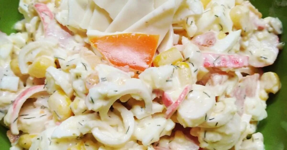 Салат кальмары креветки крабовые палочки сыр. Салат кальмары креветки крабовые палочки сыр