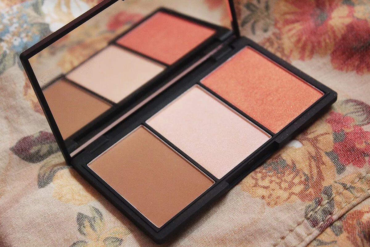 палетка румяна хайлайтер скульптор stellary. хайлайтер контуринг румяна палетка. палетка 3 в 1 румяна хайлайтер бронзер. палетка хайлайтер орифлэйм. Make up revolution контуринг.