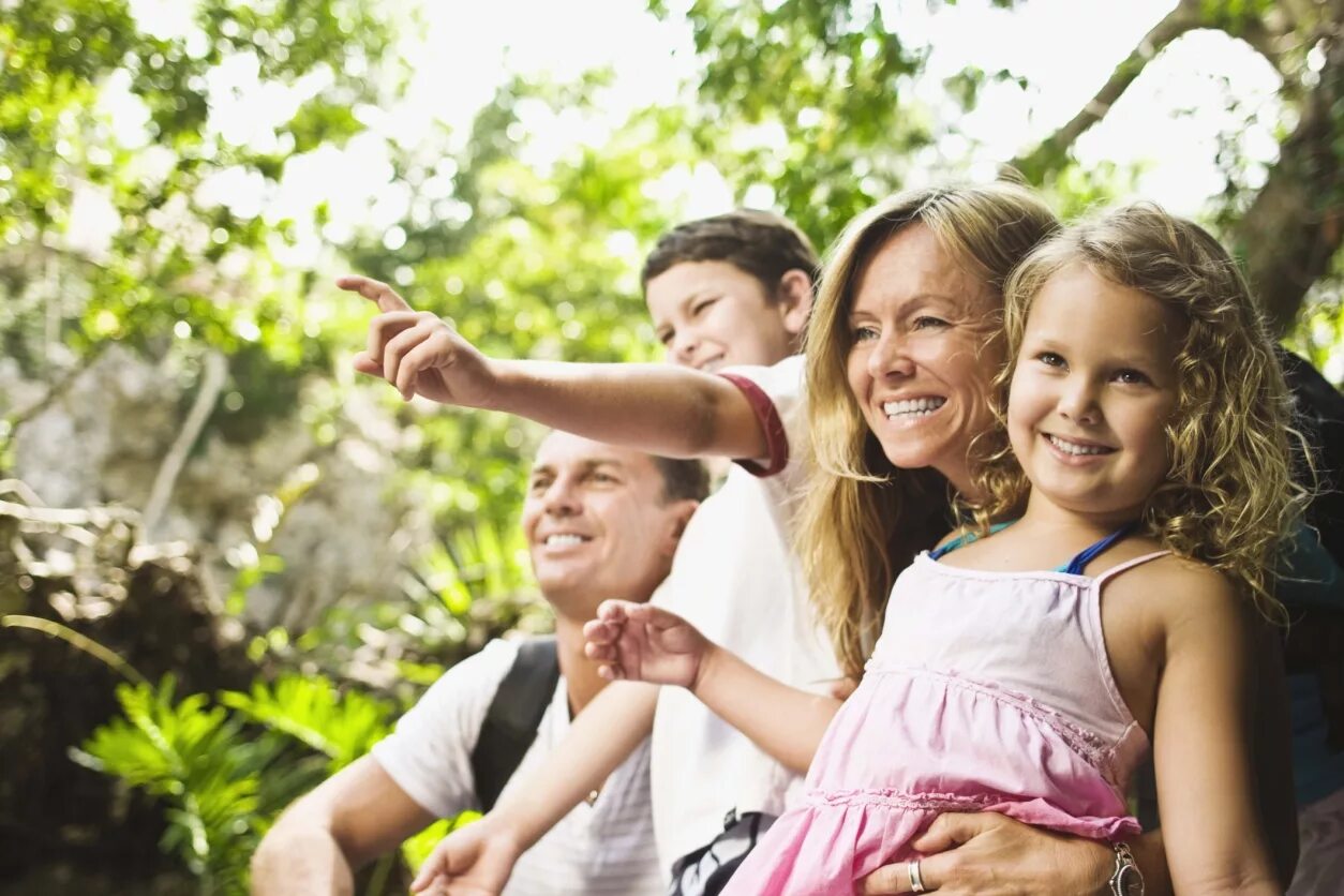 Family natural. Мероприятия для семьи. Досуговая семья. Мероприятия для семей с детьми. Семейный досуг.