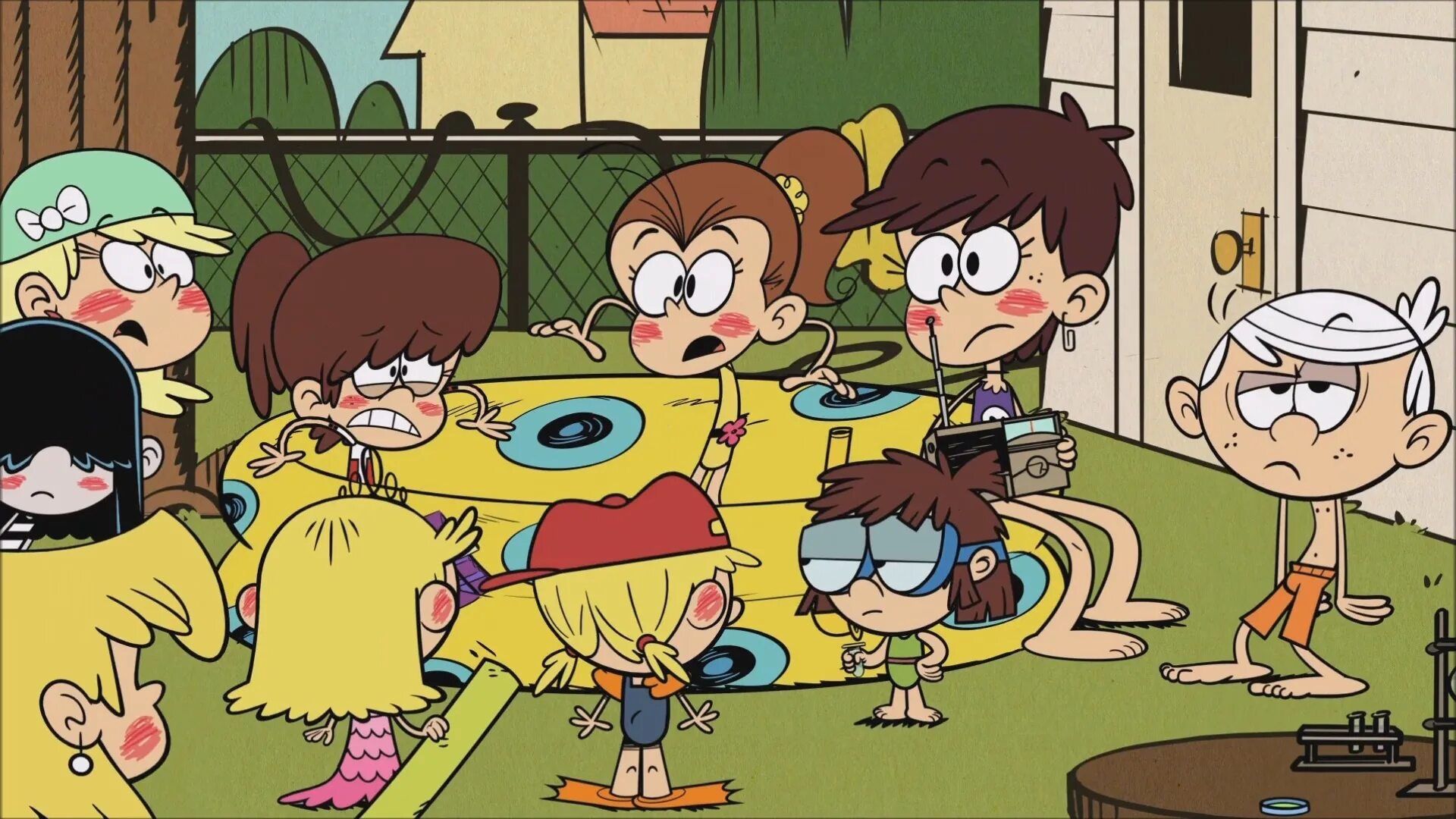 Loud house люси лауд. Крис савино мой шумный дом. Мой шумный дом заплыв линкольна. Мой шумный дом заплыв линкольна. The loud house лори.