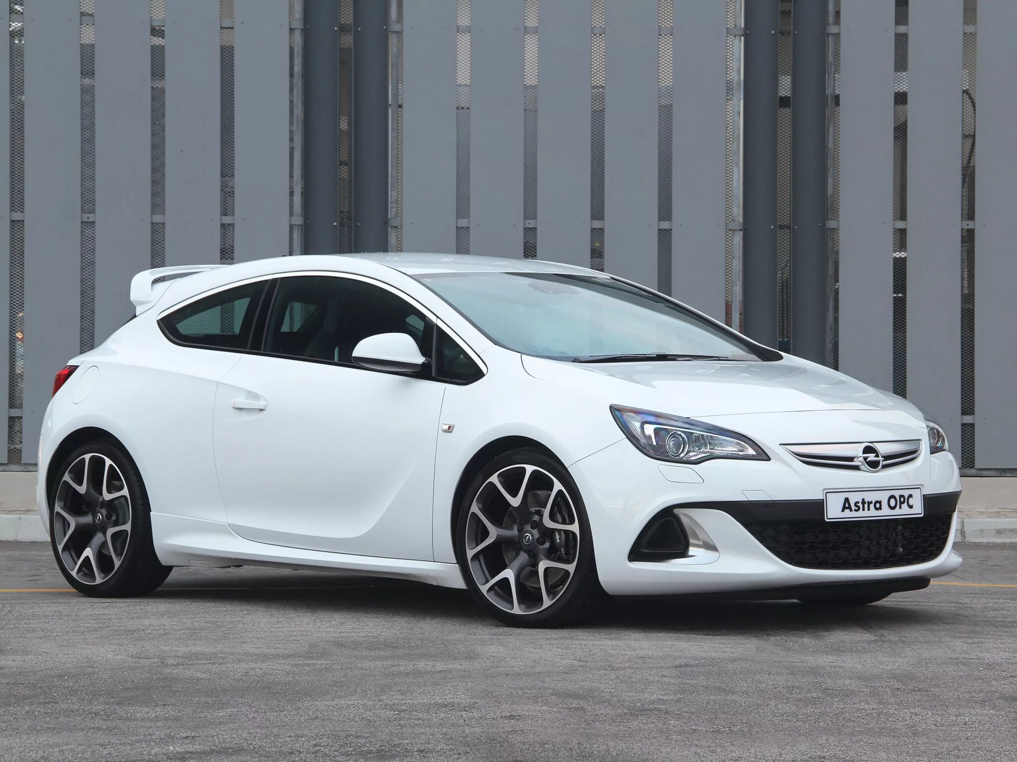 Дром купить опель. Opel Astra OPC 2013. Opel Astra j 2013 OPC. Opel Astra OPC J белая. Opel Astra OPC белый.