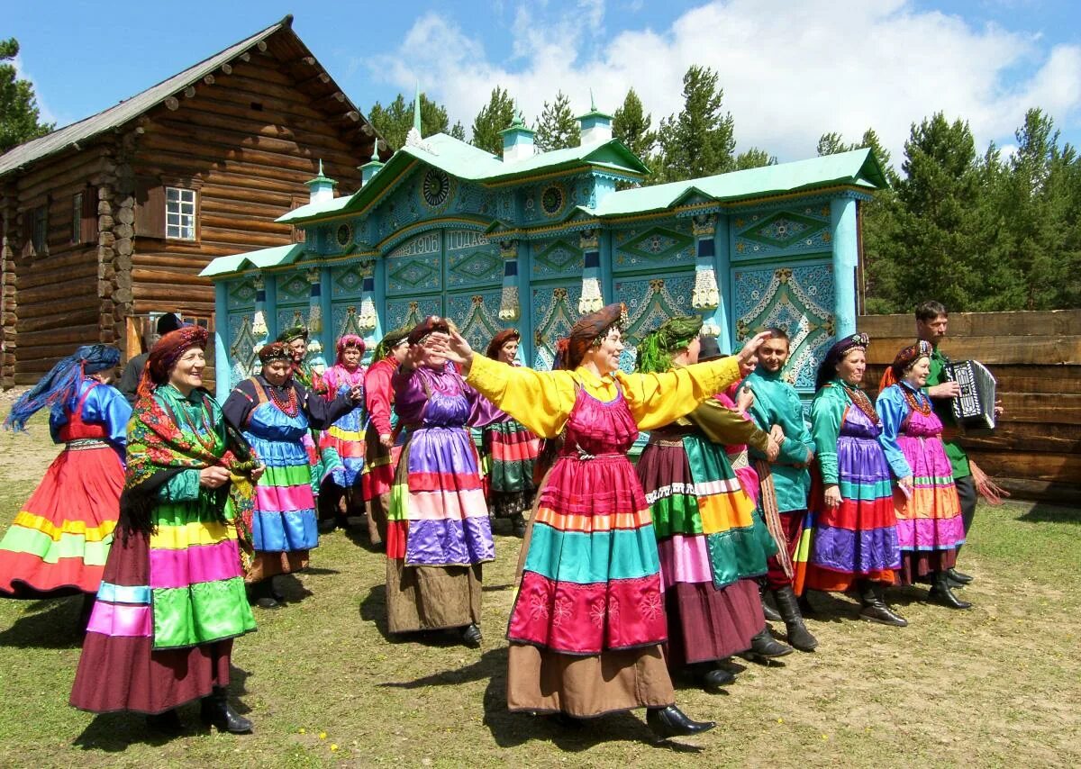 Село в бурятии. Семейские староверы Забайкалья Тарбагатай. Село Тарбагатай Бурятия семейские. Семейские деревни в Забайкалье. Тарбагатай деревня староверов.