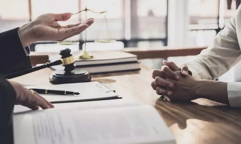 Law consult. Консультация адвоката. Консультация адвоката. Lawyer минимализм. Консультация юриста.