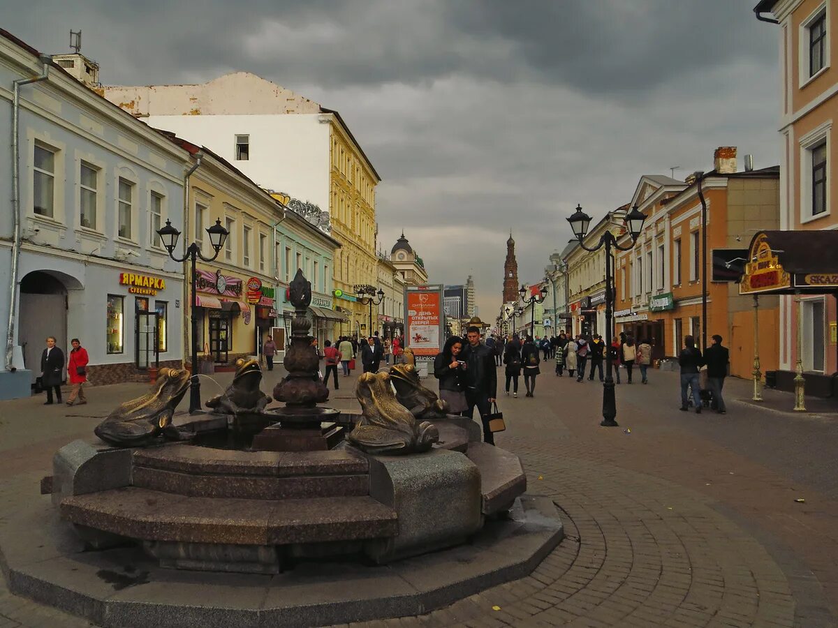 Пешая улица баумана в казани. Улица кремлевская казань. Пустая казань. Улица баумана казань обои. Пустая казань.