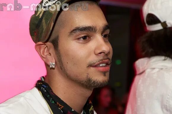 собчак в клубе с тимоти. тимати мемы. джиган одноклассница. когда мы в клубе чиксы танцуют.