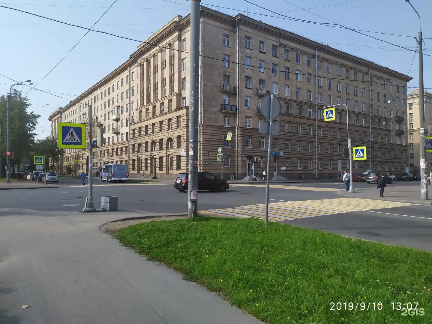 Б красных зорь. Бульвар красных зорь санкт петербург. бульвар красных зорь 2. санкт-петербург бульвар красных зорь дом 1. бабушкина 85 санкт-петербург.