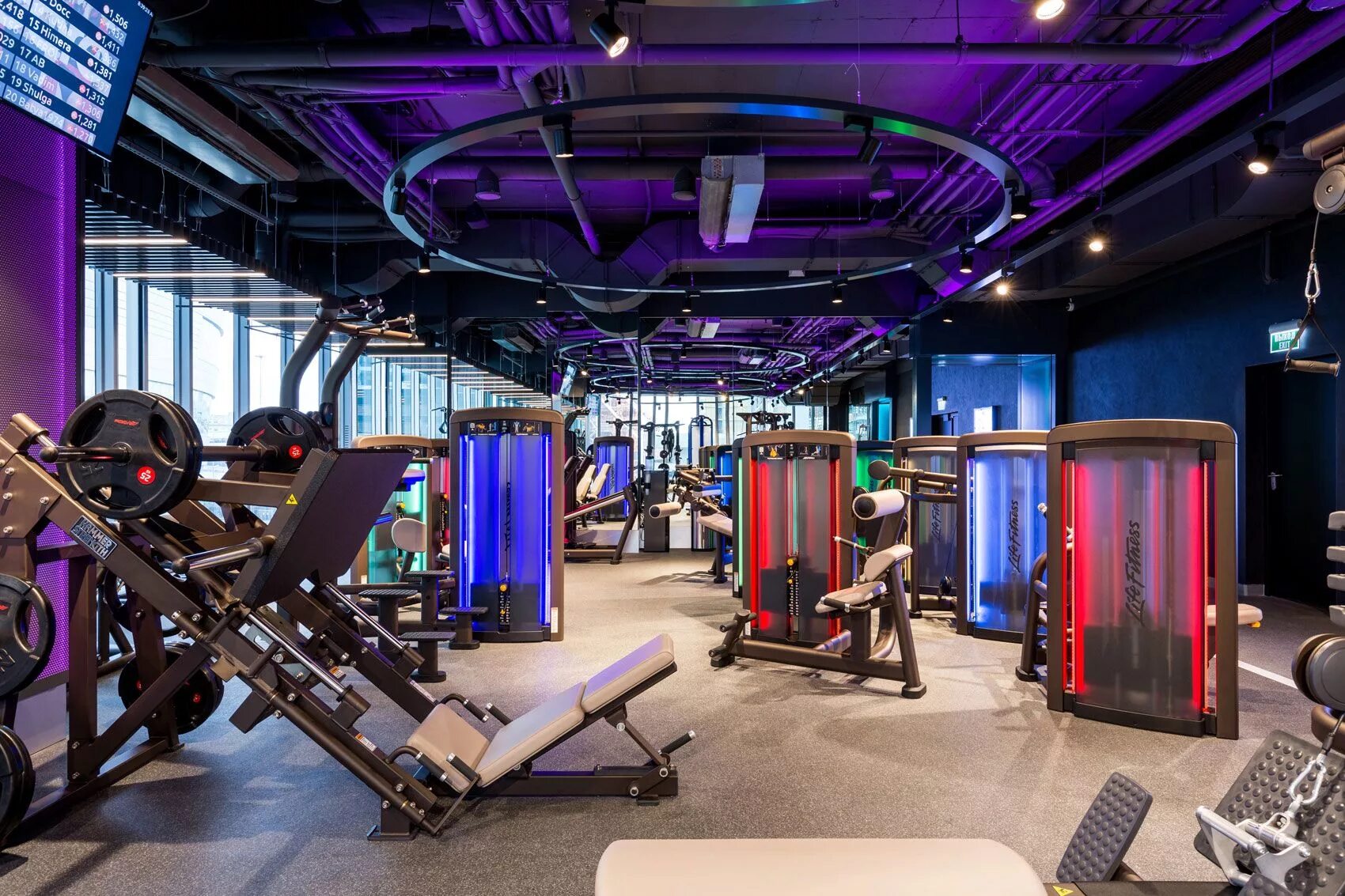 Фитнес мск. Зал encore fitness. encore fitness ходынка. фитнес клуб москва сити. элитный спортзал.