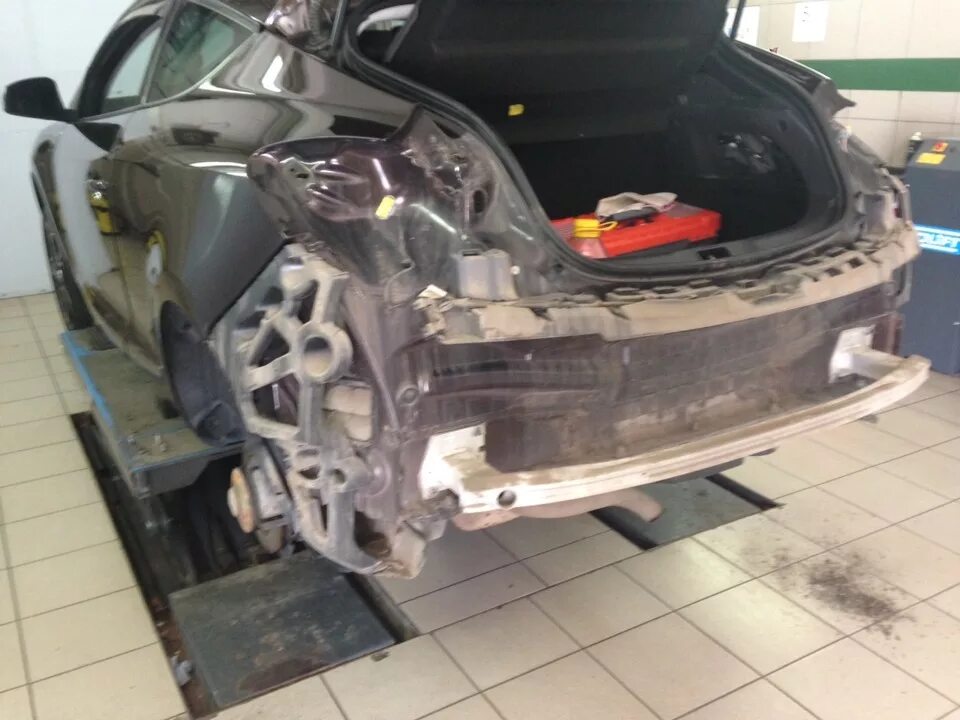 Видео снятие бампера. Рено меган 3 без бампера. renault megane 2 без бампера. меган 2 без бампера. рено меган 2 без бампера.