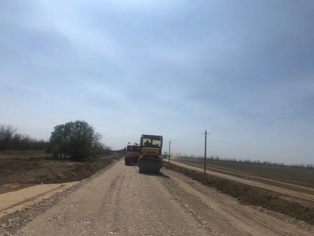 Село Озерное Ставропольский край. Село Озерное Степновский район. Дорога в хуторе. Хутор ровный Ставропольский край.