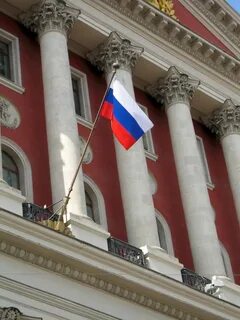 Флаг на здании