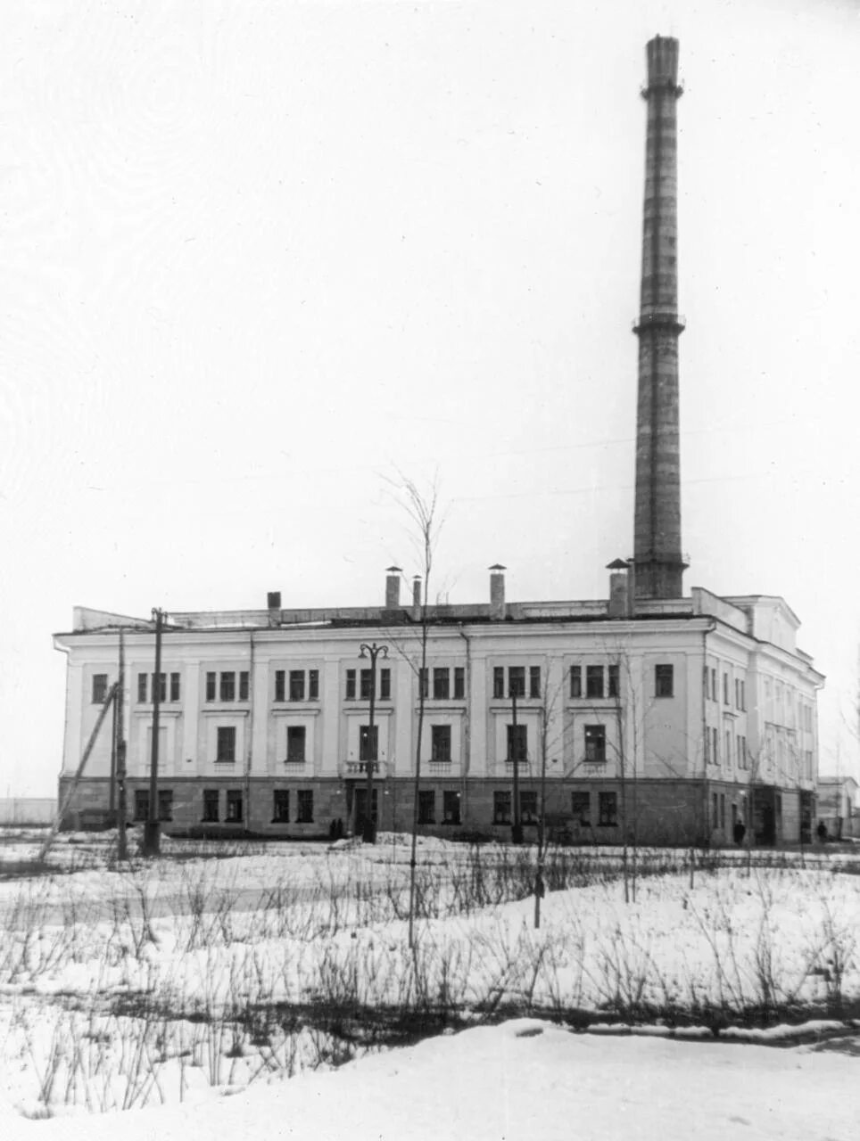 Первая аэс в обнинске. Первая в мире атомная электростанция в Обнинске. Обнинская АЭС 1954. Первая АЭС В Обнинске 1954. Обнинская АЭС Обнинск.